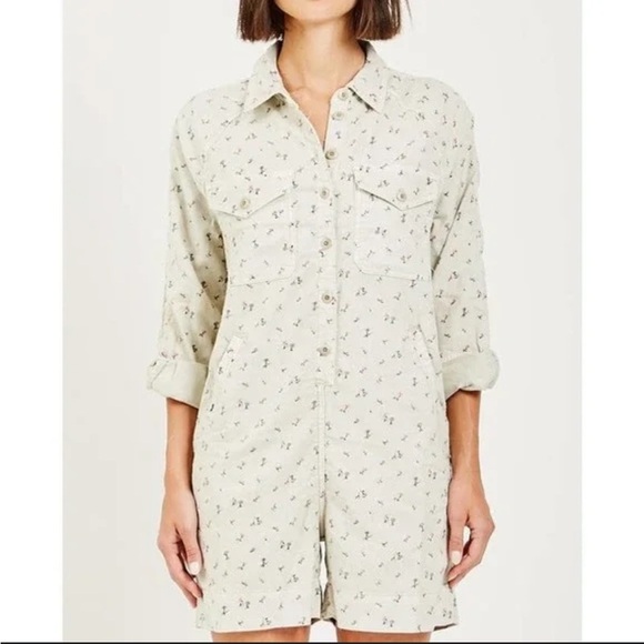 The Great Floral Button-Up Romper - Picture 11 of 11